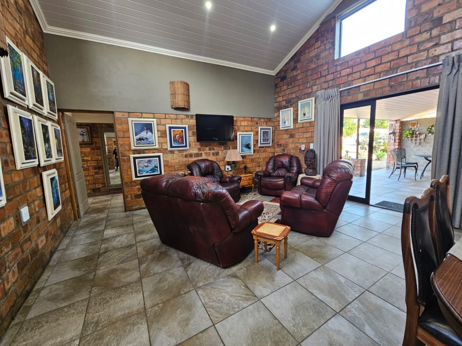 3 Bedroom Property for Sale in Stilbaai Wes Western Cape